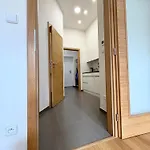Apartment In Viktoria Zizkov